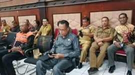 Sejumlah Pimpinan OPD Pemkab Sikka saat Rapat Paripurna di DPRD, Selasa (23/9) malam 