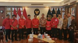 Pengurus DPP PDIP Periode 2025-2030 pose bersama Menteri Hukum, Supratman Andi Agtas, Kamis (11/9)