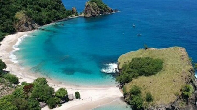 Pantai Koka, salah satu objek wisata di Kecamatan Paga Kabupaten Sikka