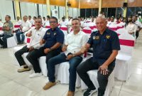 Sekreraris PSSI NTT Abdul Muis (kedua dari kiri)