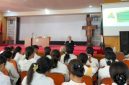 Kepala BPJS Kesehatan Cabang Maumere Dina Anjayani menginformasikan Program JKN kepada mahasiswa Unipa