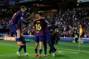 Skuad Barcelona merayakan golnya ke gawang Olympiakos di Liga Champions, Selasa (21/10)