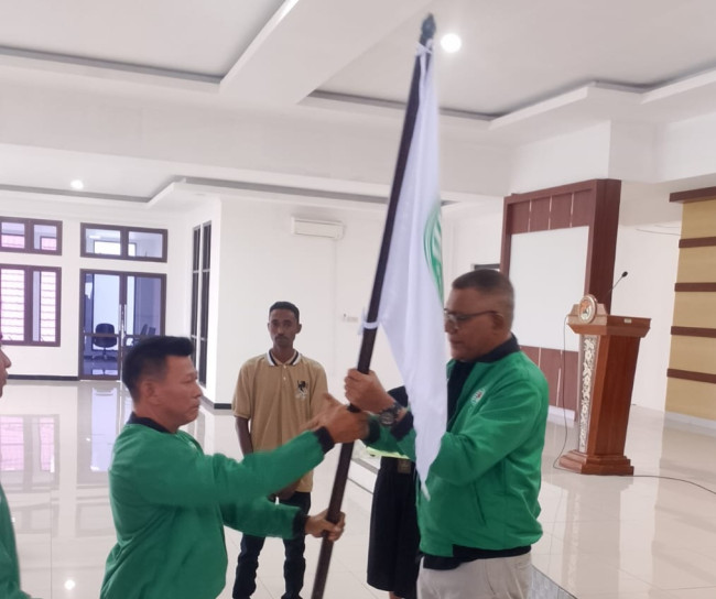 Wabup Sikka melepas Kontingen Persami Maumere menuju Kabupaten Ende mengikuti Liga 4 ETMC XXXIV, Jumat (7/11)