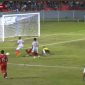 Yohanes Dake menjebol gawang Perse Ende pada laga pembuka Piala Gubernur Liga 4 ETMC XXXIV, Minggu (9/11)