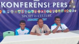 Head Coqch BMP Flotim Ibnu Chaldun berikan keterangan kepada wartawan usai menang atas Persami Maumere, Minggu (16/11)