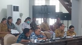 Suasana RDP terkait persoalan yang dialami dokter umum dan dokter gigi di Kabupaten Sikka, Selasa (16/12)