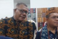 Wakil Bupati Sikka Simon Subandi Supriadi bersama Gubernur NTT Emanuel Melkiades Laka Lena saat launching NTT Mart, Minggu (14/12)