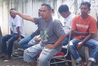 Galang, sopir angkuran kota protes atas tidak beresnya penertiban di Terninal Lokaria, Kamis (29/1)