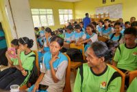 Para pelajar SMA Negeri 1 Waigete