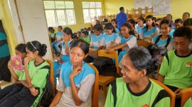 Para pelajar SMA Negeri 1 Waigete