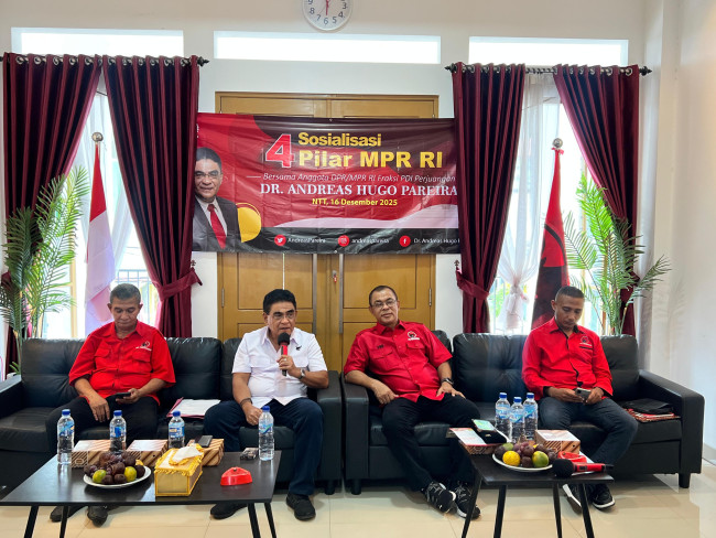 Anggota MPR RI dan Wakil Ketua Komisi XIII DPR RI Andreas Hugo Pareira sosialisasi 4 Pilar Kebangsaan di Aula Kantor DPC PDI Perjuangan Ende, Desember 2025 lalu