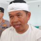 Gubernur Jawa Barat Dedi Mulyadi memberikan keterangan kepada wartawan di Kantor TRuK-F Maumere, Senin (23/2)