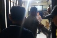 Dua tersangka dugaan TPPO Eltras Pub ditahan, Sabtu (28/2) dinihari