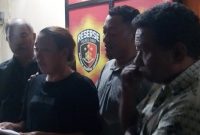 MAAR alias Arina menyampailan curahan hati sebelum ditahan penyidik, Jumat (27/2)