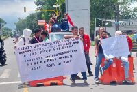 Aksi demonstrasi GMNI Sikka, Rabu (4/3)