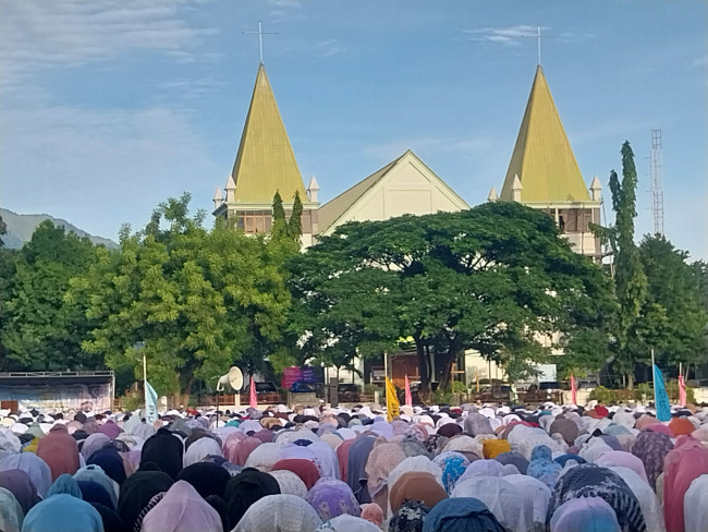 Suasana Sholad Id di Lapangan Umum Kota Baru Maumere, Sabtu (21/3)