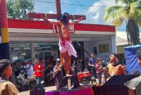 Jalan salib tematis di Paroki Santo Thomas Morus, Jumat (3/4)