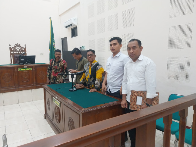 Tim Kuasa Hukum Termohon dalam sidang praperadilan penetapan fan penahanan tersangka kasus dugaan TPPO di Eltras Pub Maumere