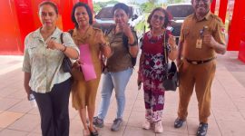 Kadis Nakertrans Sikka Verdinando Lepe bersama Panitia Pelaksana Hari Buruh usai bertemu Bupati Sikka, Selasa (28/4)