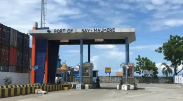 Pintu masuk Pelabuhan Laurens Say Maumere