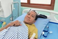 Emanuel Fernandez dalam perawatan kesehatan saat melakukan cuci darah