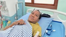 Emanuel Fernandez dalam perawatan kesehatan saat melakukan cuci darah