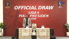 Eks striker Timnas Indonesia Budi Sudaryono saat mengambil drawing pembagian grup 64 Besar Liga 4 Piala Presiden 2026