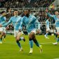 Selebrasi Semenyo usai melesakkan gol tunggal membawa Mancheister City juara FA Cup