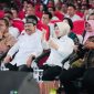Mensos Saifullah Yusuf didampingi Gubernur NTT Emanuel Melkiades Laka Lena menyaksikan penampilan pelajar Sekolah Rakyat Menengah Pertama 19 Kupang, Minggu (31/5)