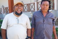 Ambo Gaharpung (kanan) meminta AWK segera bayar biaya pekerjaan pembangunan 4 titik Dapur SPPG di Kabupaten Sikka 