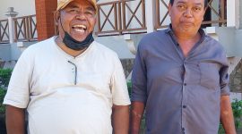 Ambo Gaharpung (kanan) meminta AWK segera bayar biaya pekerjaan pembangunan 4 titik Dapur SPPG di Kabupaten Sikka 