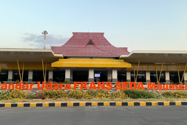 Bandara Frana Seda Maumere