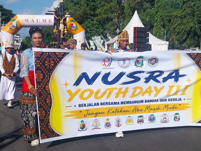 Parade Peserta Nusra Youth Day III di Maumere, Kamis (2/7)
