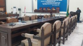 Suasana Rapat Paripurna DPRD Sikka, Senin (24/8)