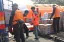 Personil BNPB di Pos Pendukung Logistik Nasional Halim Perdanakusuma di Jakarta sedang mengatur pengiriman bantuan tanggap darurat ke Maumere dan Labuan Bajo