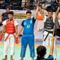 Jello Sadipun (ban hitam) ditunjuk sebagai pemenang pada Final Tarung Bebas Putra Kelas 46,1-49 kg di Kejurnas Tarung Derajat Pelajar BHS Cup III Tahun 2026 yang digelar di GOR CLS Surabaya, Minggu (30/8)