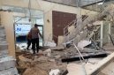 Ruang Tunggu Pelabuhan Laurens Say Maumere ambruk akibat gempa bumi, Sabtu (15/8)