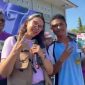 Pimpinan Cabang BNI Maumere Elisabeth Donna Margareth Sine pose bersama siswa SMKS Yohanes 23 yang mendapatkan undian 1 unit HP, Sabtu (1/8)