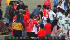Perse Ende lolos ke Final Piala Suratin usai menang adu pinalti atas Citra Bakti Ngada di Gelora Samador da Cunha Maumere, Selasa (12/8)