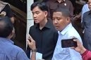 Bupati Sikka Juventus Prima Yoris Kago saat mendampingi Wapres Gibran Rakabuming Raka di SDI Wairklau, Kamis (20/8)