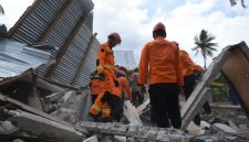 Suasana Operasi Tim SAR Gabungan saat pencarian korban gempa bumi tektonik beberapa waktu lalu