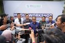 Direktur Utama BPJS Kesehatan Prihati Pujowaskito tengah memberikan keterangan pers di Cimahi, Rabu (16/9)