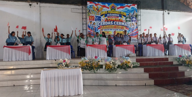 Enam tim peserta Sesi 2 Lomba Cerdas Cermat 4 Pilar Kebangsaan di Aula Jeremias Pareira SMKS Yohanes XXIII Maumere, Senin (19/10